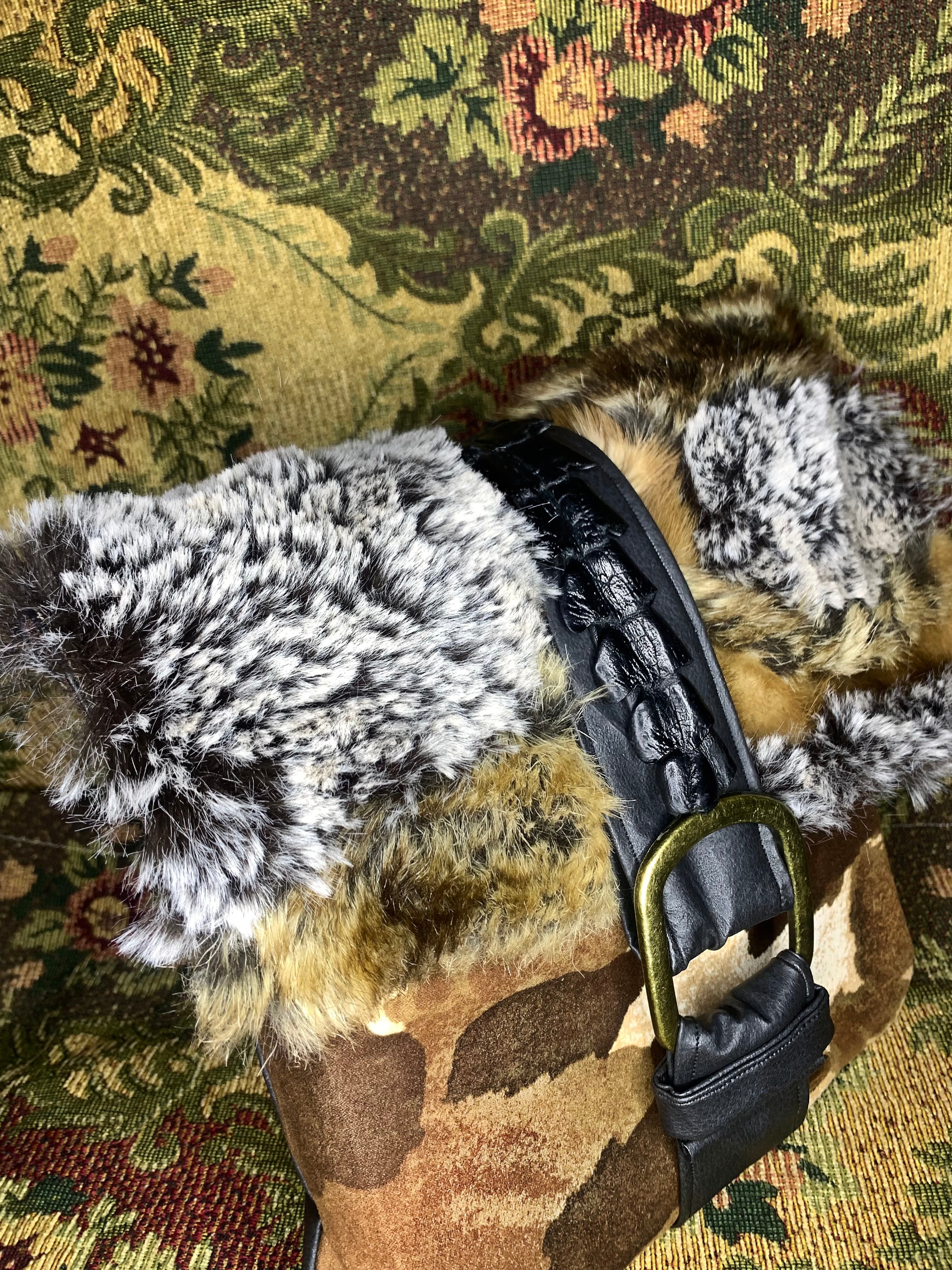 ONE OF ONE PEAREIZZ CLUTCH